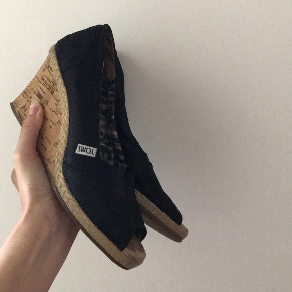 Toms